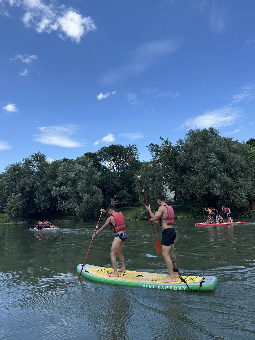 Duo de stand up paddle sur la Marne — Saint-Maur-des-Fossés